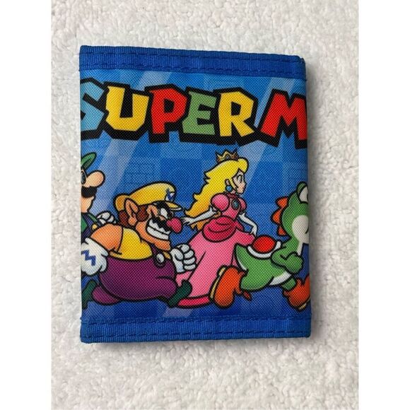 Super Mario Bros Trifold Wallet - Picture 2 of 7